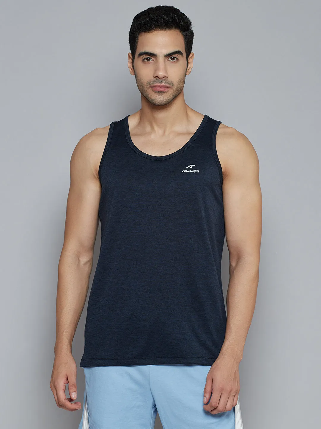 Alcis Men Navy Blue Solid Slim Fit T-shirt