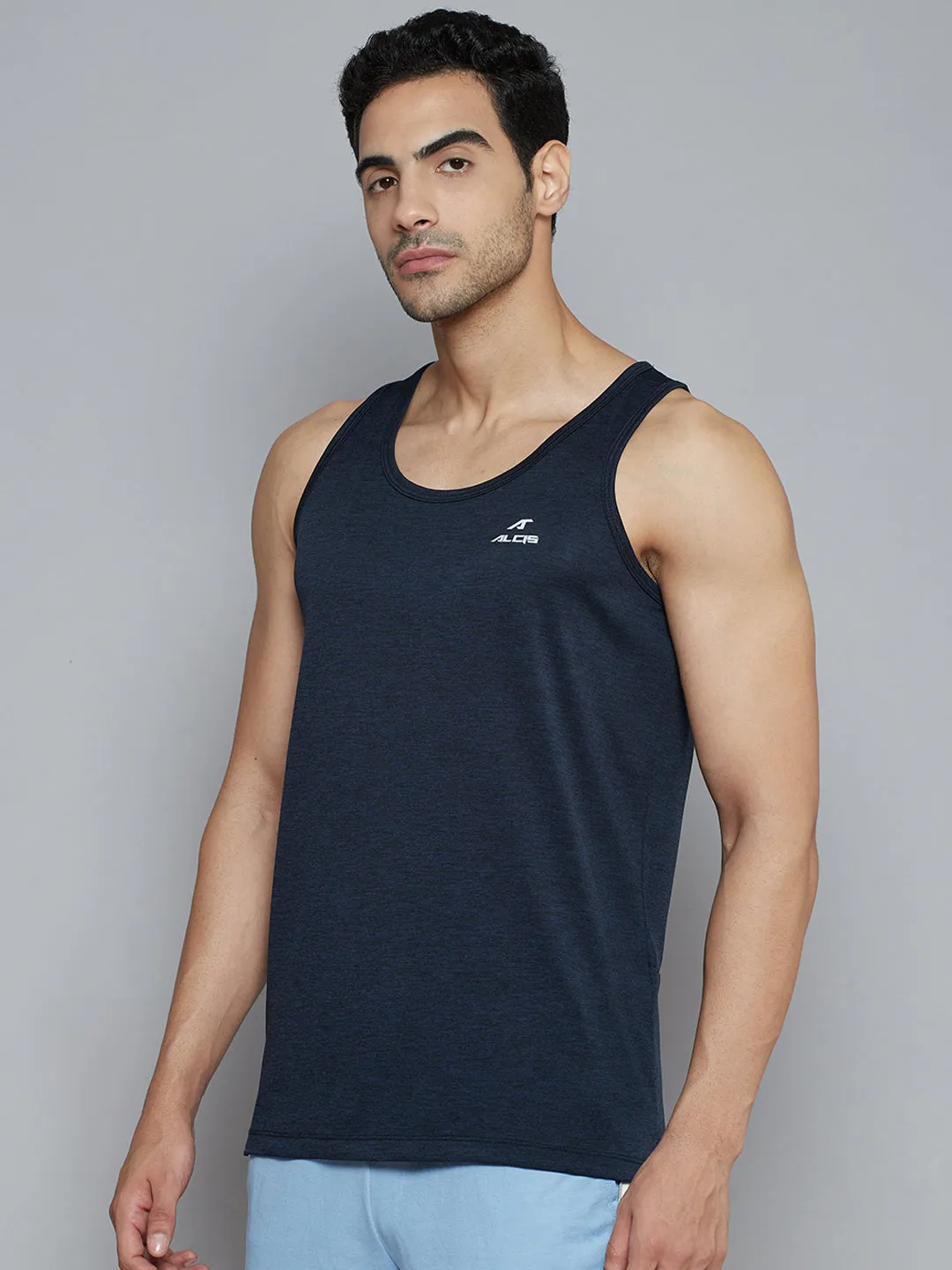 Alcis Men Navy Blue Solid Slim Fit T-shirt