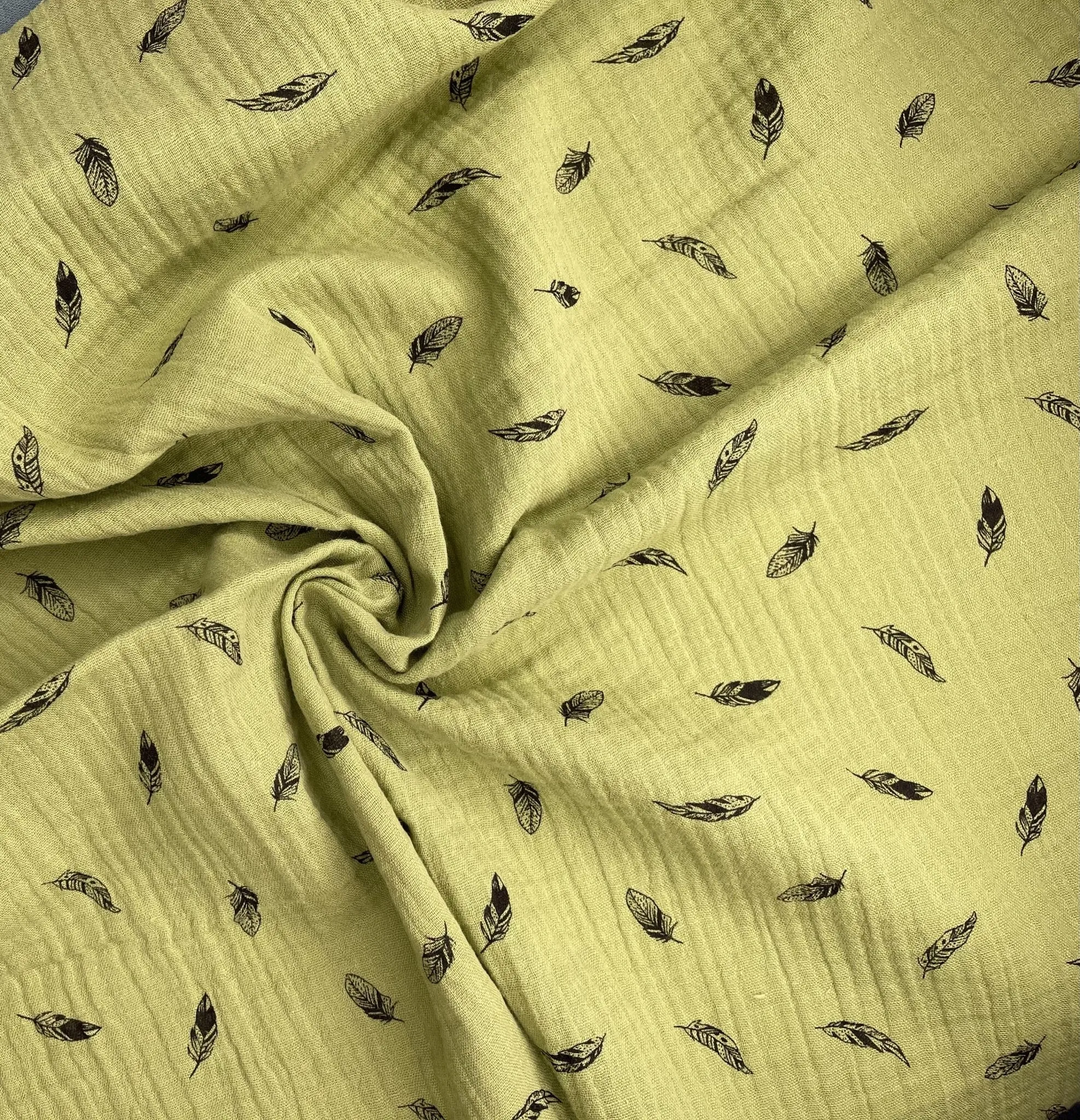 Double Gauze Feather Print